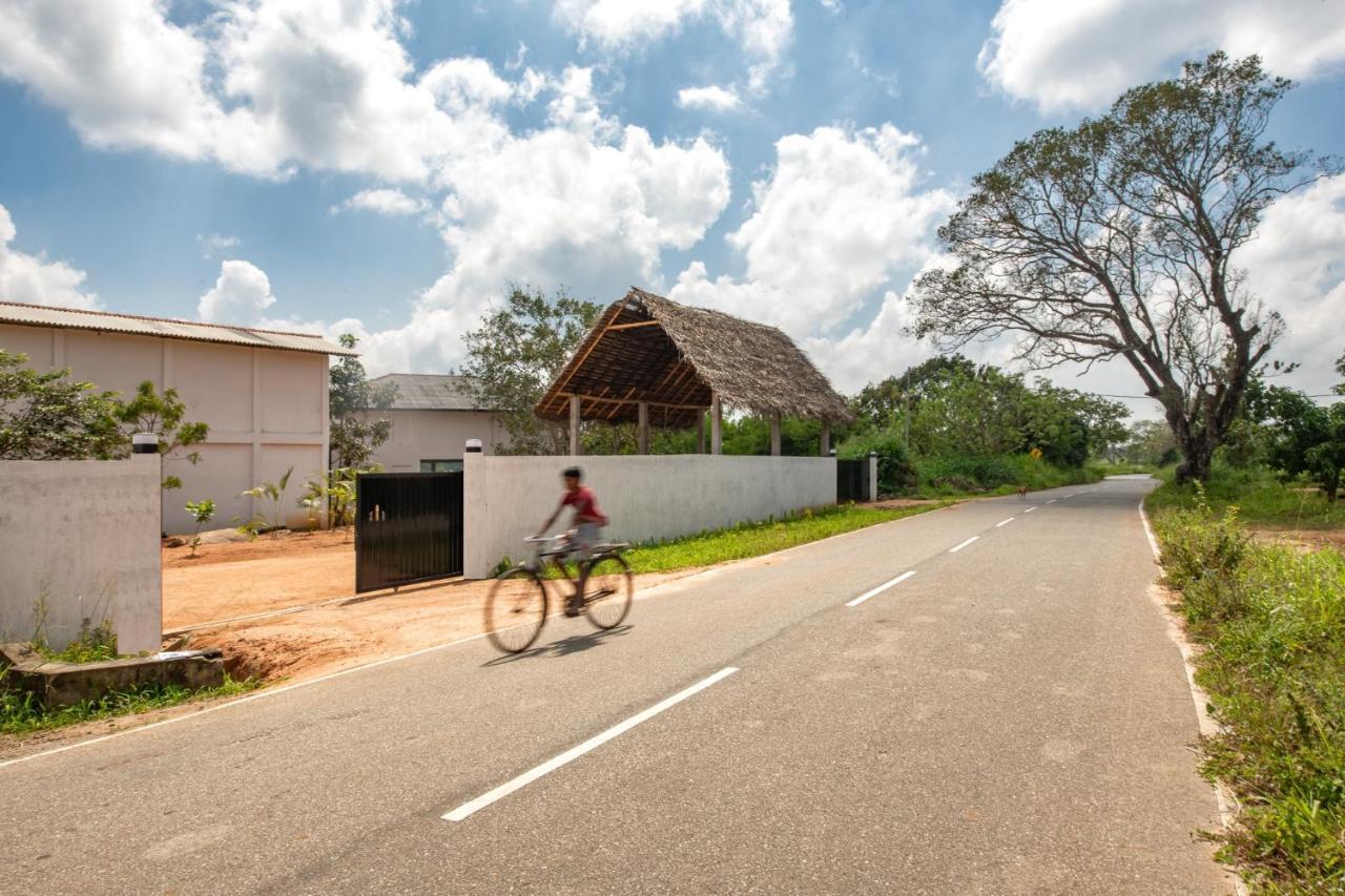 Ceylon Breeze Sigiriya Hotel Bagian luar foto