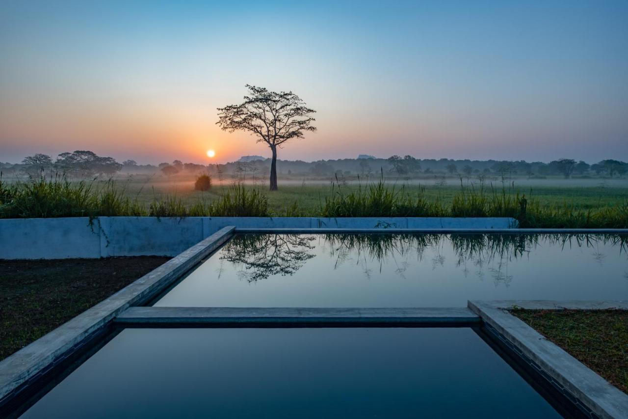 Ceylon Breeze Sigiriya Hotel Bagian luar foto