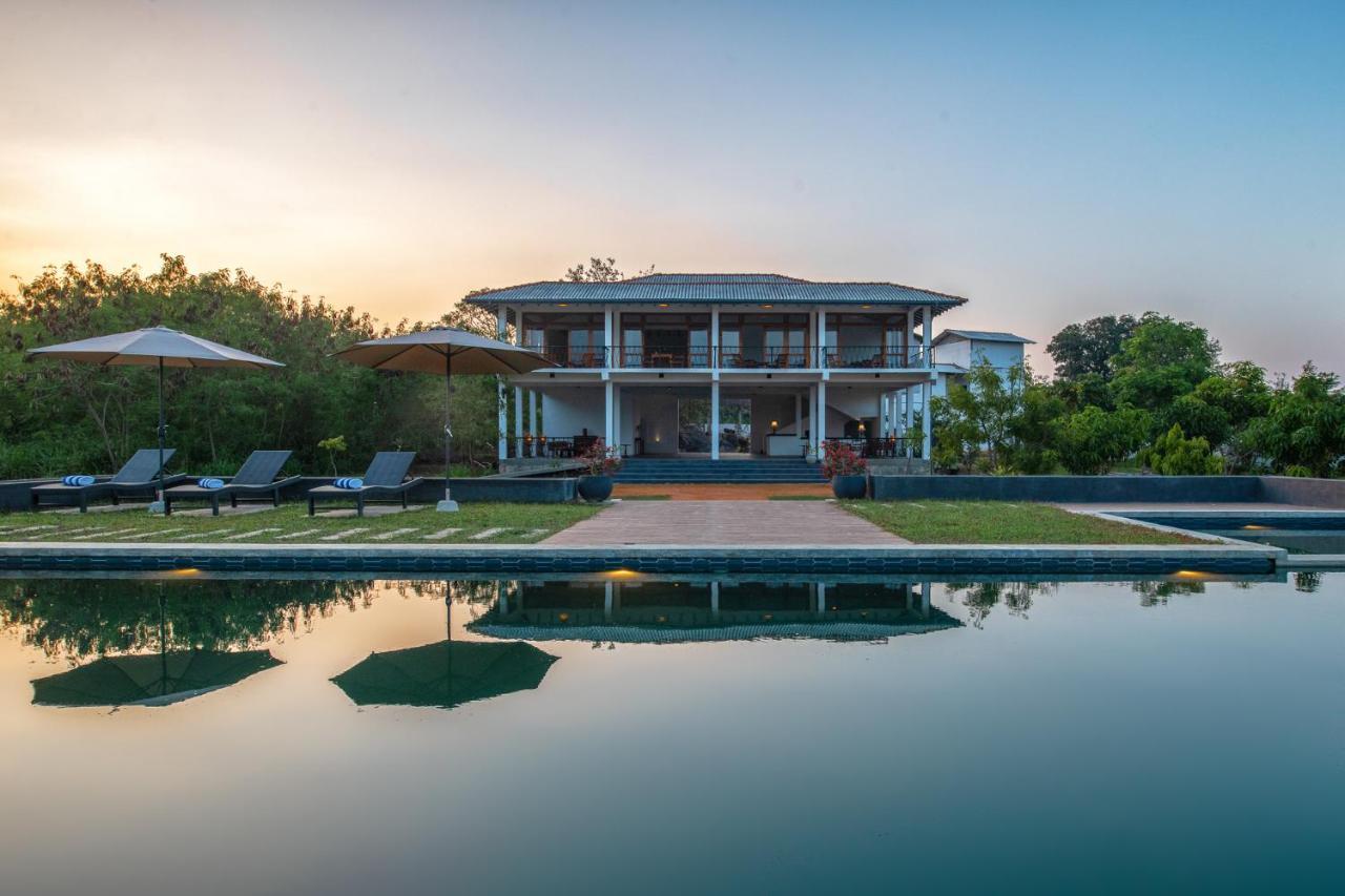Ceylon Breeze Sigiriya Hotel Bagian luar foto