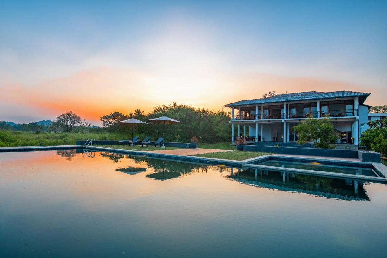 Ceylon Breeze Sigiriya Hotel Bagian luar foto