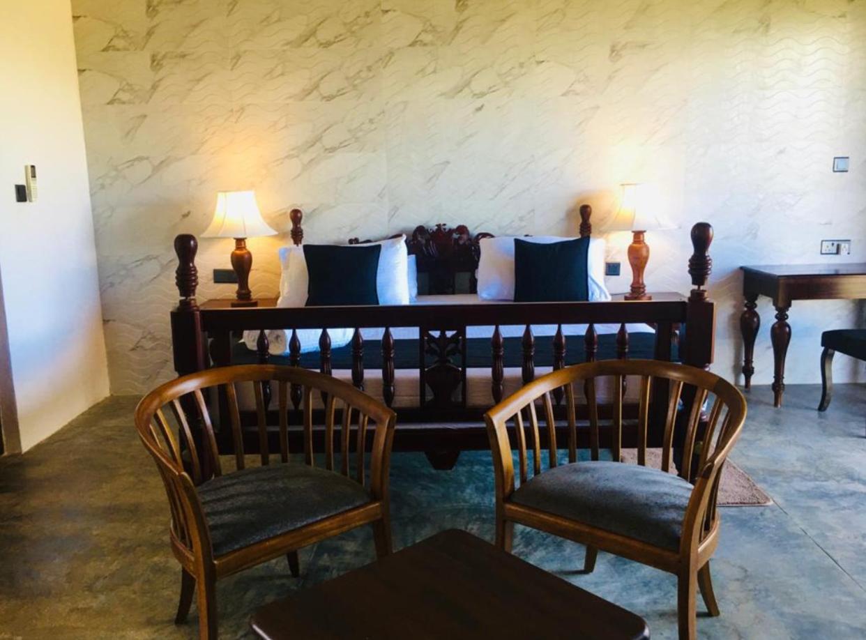 Ceylon Breeze Sigiriya Hotel Bagian luar foto